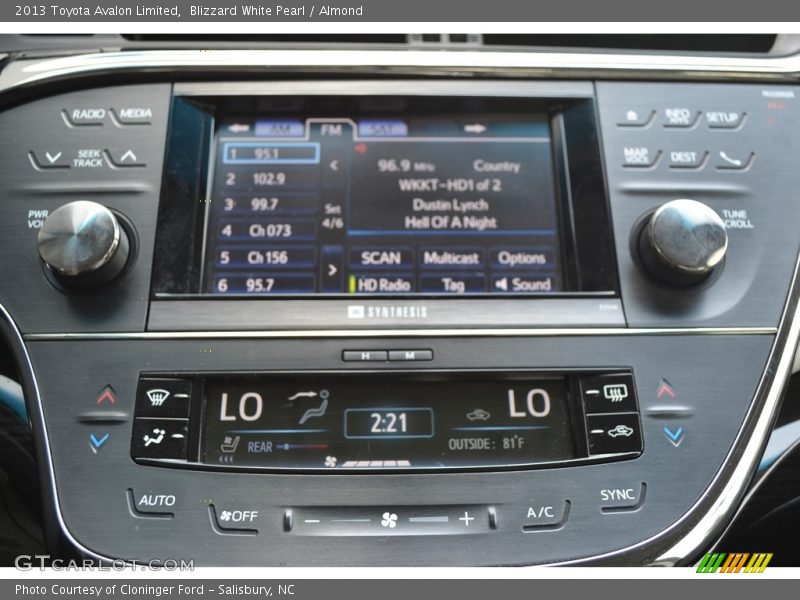 Blizzard White Pearl / Almond 2013 Toyota Avalon Limited