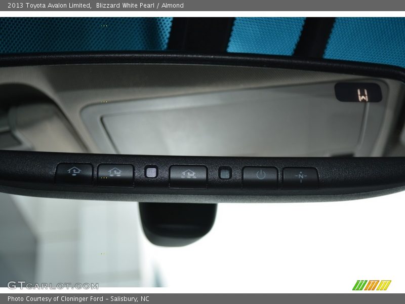 Blizzard White Pearl / Almond 2013 Toyota Avalon Limited