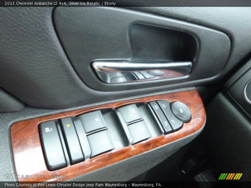 Silver Ice Metallic / Ebony 2013 Chevrolet Avalanche LS 4x4