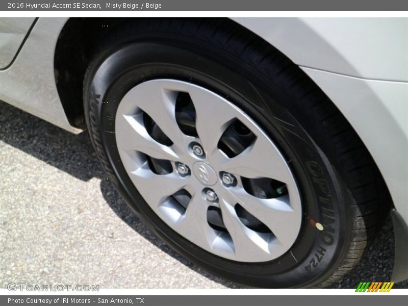 Misty Beige / Beige 2016 Hyundai Accent SE Sedan