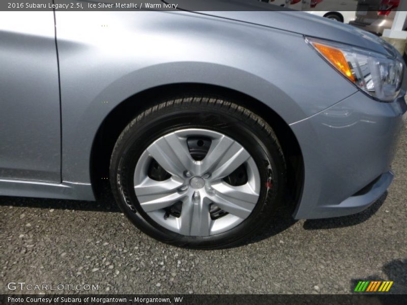 Ice Silver Metallic / Warm Ivory 2016 Subaru Legacy 2.5i