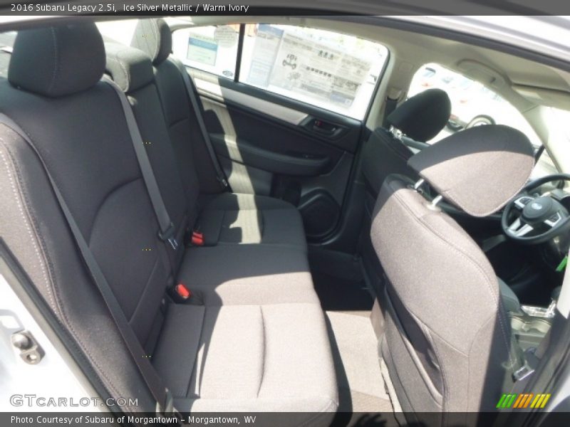 Ice Silver Metallic / Warm Ivory 2016 Subaru Legacy 2.5i