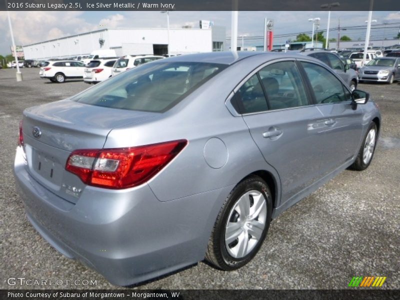 Ice Silver Metallic / Warm Ivory 2016 Subaru Legacy 2.5i