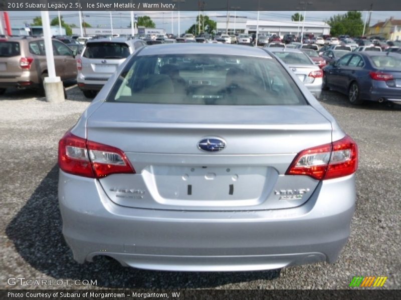 Ice Silver Metallic / Warm Ivory 2016 Subaru Legacy 2.5i