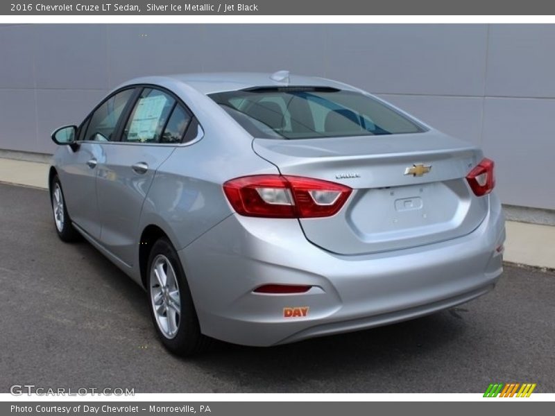 Silver Ice Metallic / Jet Black 2016 Chevrolet Cruze LT Sedan