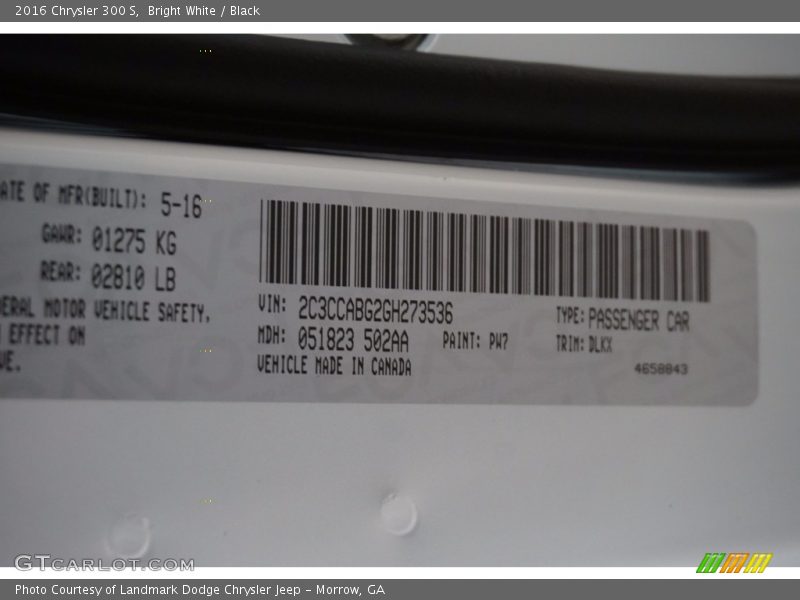 Bright White / Black 2016 Chrysler 300 S