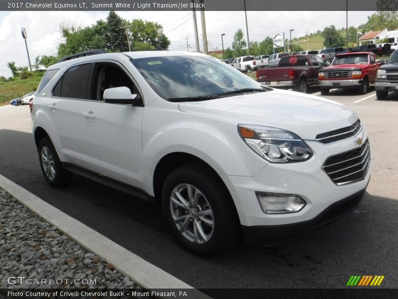 Summit White / Light Titanium/Jet Black 2017 Chevrolet Equinox LT