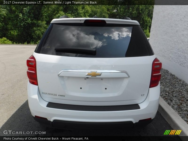 Summit White / Light Titanium/Jet Black 2017 Chevrolet Equinox LT