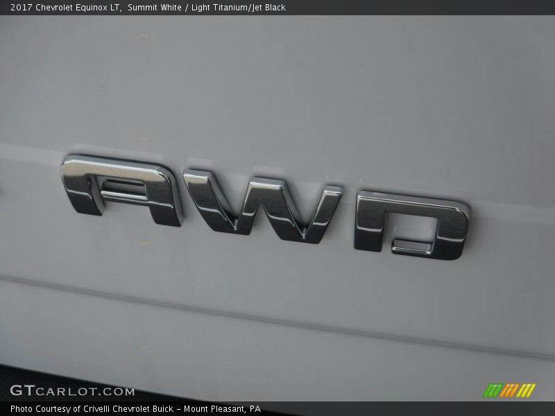 Summit White / Light Titanium/Jet Black 2017 Chevrolet Equinox LT