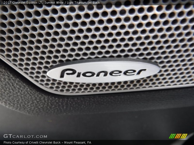 Summit White / Light Titanium/Jet Black 2017 Chevrolet Equinox LT
