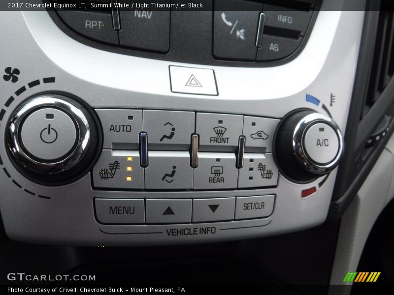 Summit White / Light Titanium/Jet Black 2017 Chevrolet Equinox LT