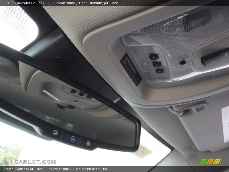 Summit White / Light Titanium/Jet Black 2017 Chevrolet Equinox LT