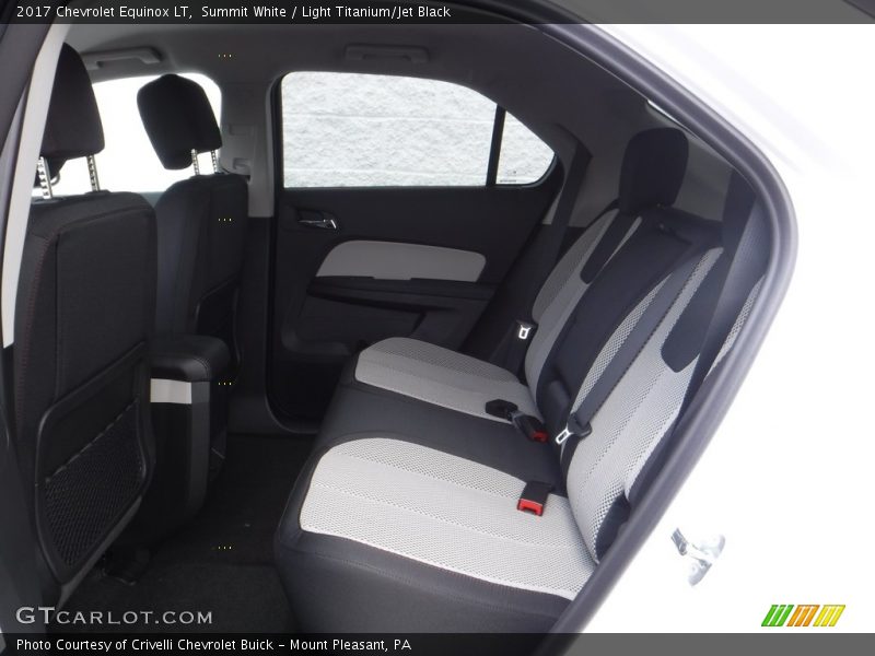 Summit White / Light Titanium/Jet Black 2017 Chevrolet Equinox LT