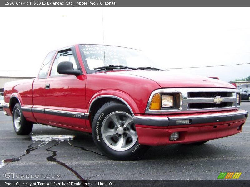 Apple Red / Graphite 1996 Chevrolet S10 LS Extended Cab