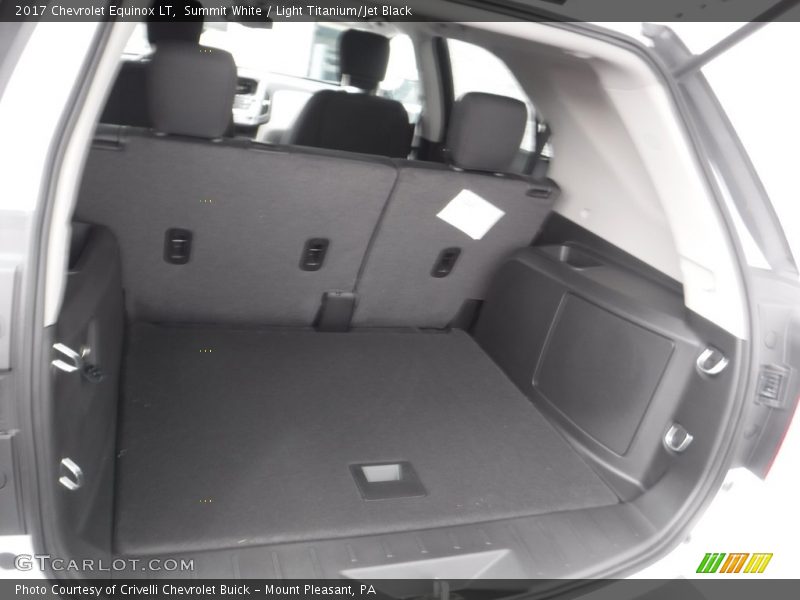 Summit White / Light Titanium/Jet Black 2017 Chevrolet Equinox LT