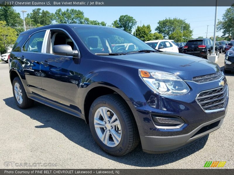 Front 3/4 View of 2017 Equinox LS