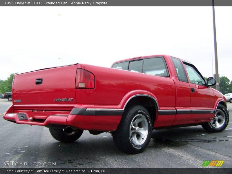 Apple Red / Graphite 1996 Chevrolet S10 LS Extended Cab