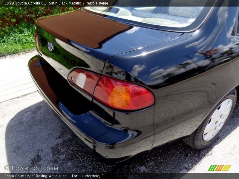 Satin Black Metallic / Pebble Beige 1999 Toyota Corolla CE