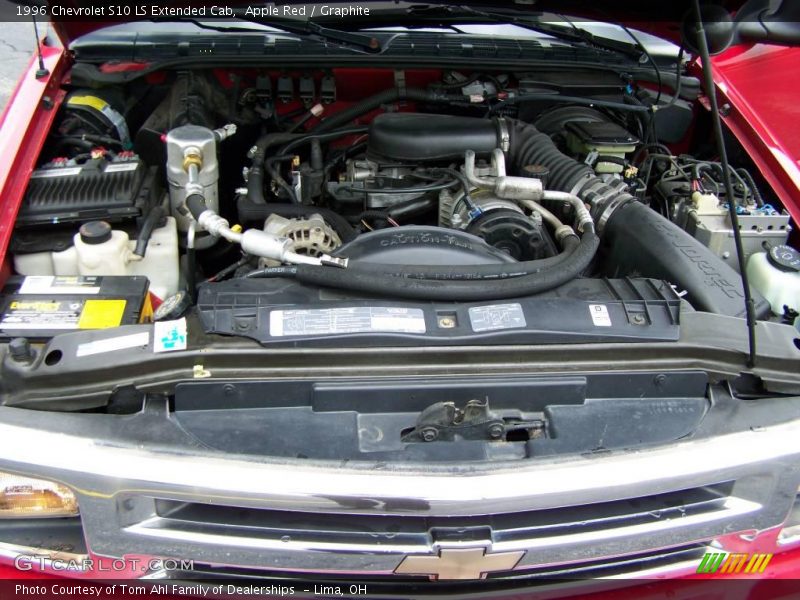Apple Red / Graphite 1996 Chevrolet S10 LS Extended Cab