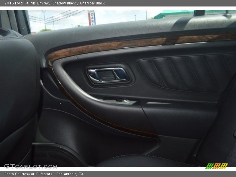 Shadow Black / Charcoal Black 2016 Ford Taurus Limited