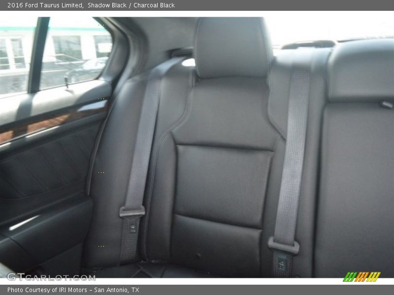Shadow Black / Charcoal Black 2016 Ford Taurus Limited