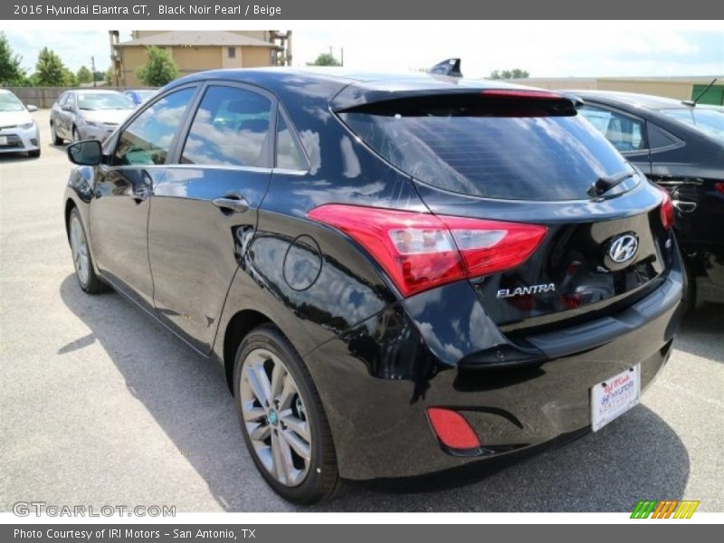 Black Noir Pearl / Beige 2016 Hyundai Elantra GT