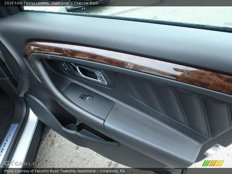 Ingot Silver / Charcoal Black 2016 Ford Taurus Limited