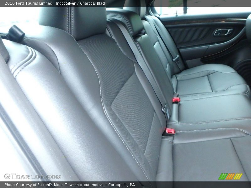 Ingot Silver / Charcoal Black 2016 Ford Taurus Limited