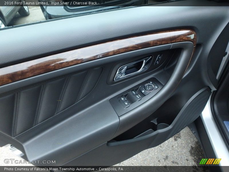 Ingot Silver / Charcoal Black 2016 Ford Taurus Limited