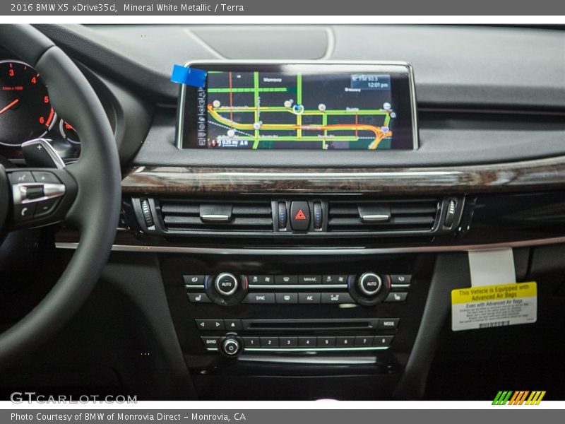 Mineral White Metallic / Terra 2016 BMW X5 xDrive35d