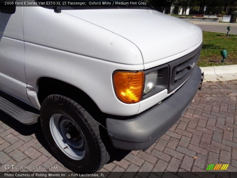 Oxford White / Medium Flint Grey 2006 Ford E Series Van E350 XL 15 Passenger