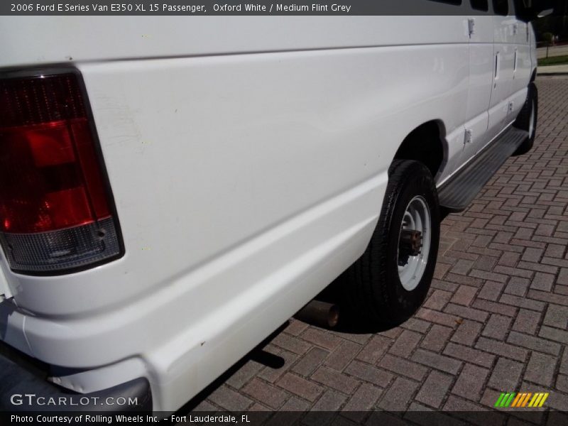 Oxford White / Medium Flint Grey 2006 Ford E Series Van E350 XL 15 Passenger