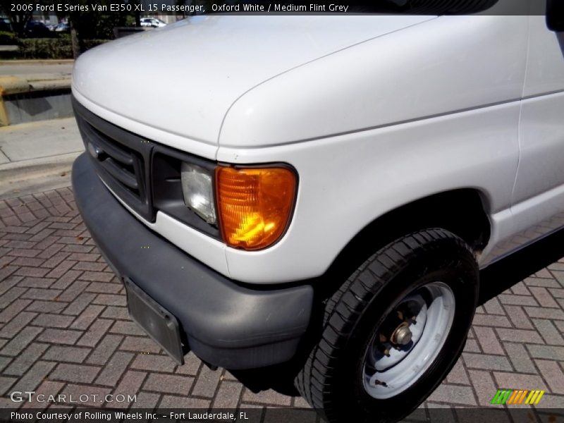 Oxford White / Medium Flint Grey 2006 Ford E Series Van E350 XL 15 Passenger