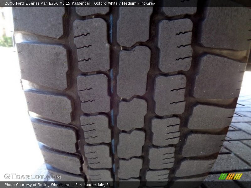 Oxford White / Medium Flint Grey 2006 Ford E Series Van E350 XL 15 Passenger
