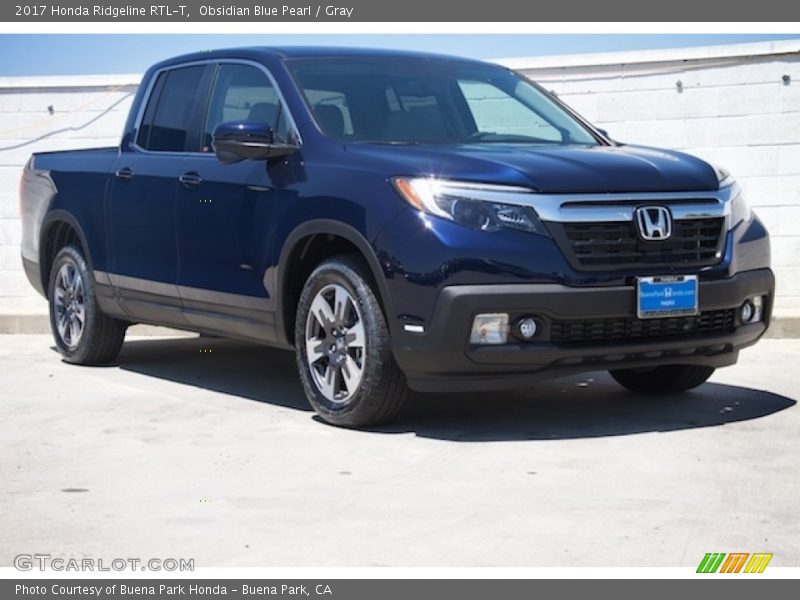 Front 3/4 View of 2017 Ridgeline RTL-T
