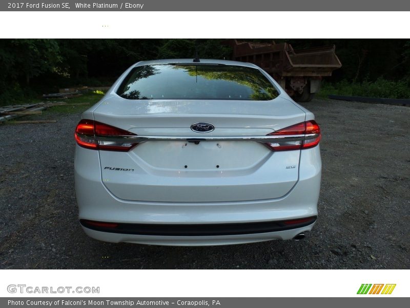 White Platinum / Ebony 2017 Ford Fusion SE
