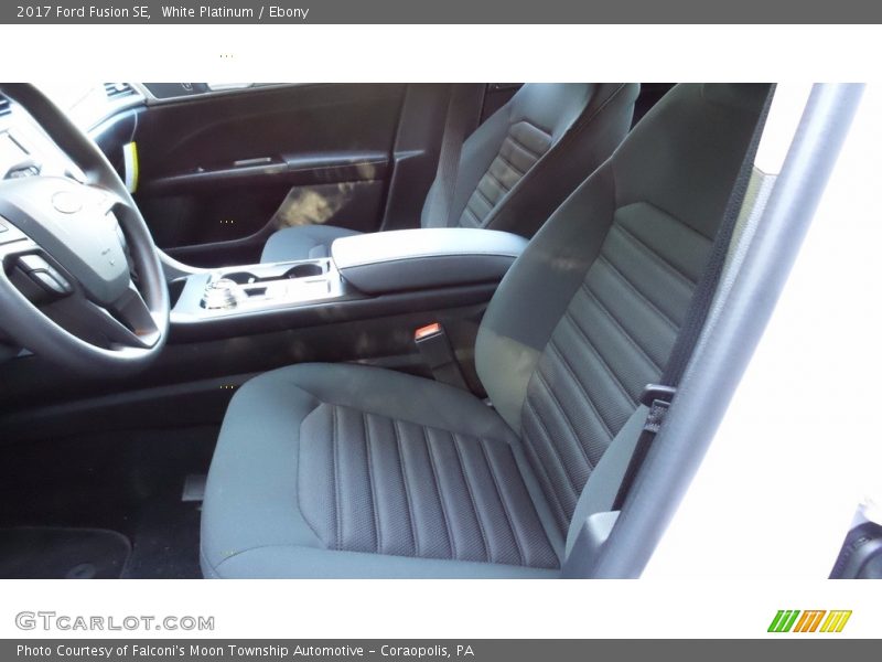 White Platinum / Ebony 2017 Ford Fusion SE