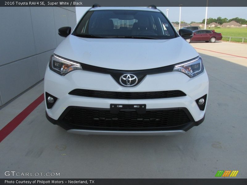 Super White / Black 2016 Toyota RAV4 SE