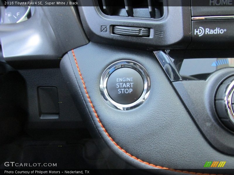 Super White / Black 2016 Toyota RAV4 SE