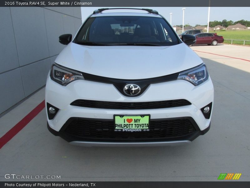 Super White / Cinnamon 2016 Toyota RAV4 SE