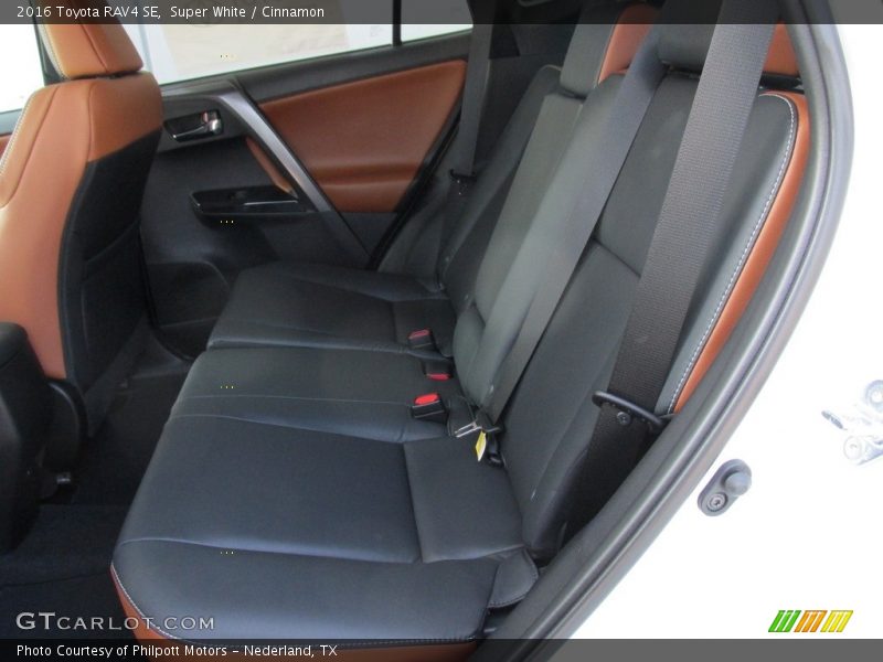 Super White / Cinnamon 2016 Toyota RAV4 SE
