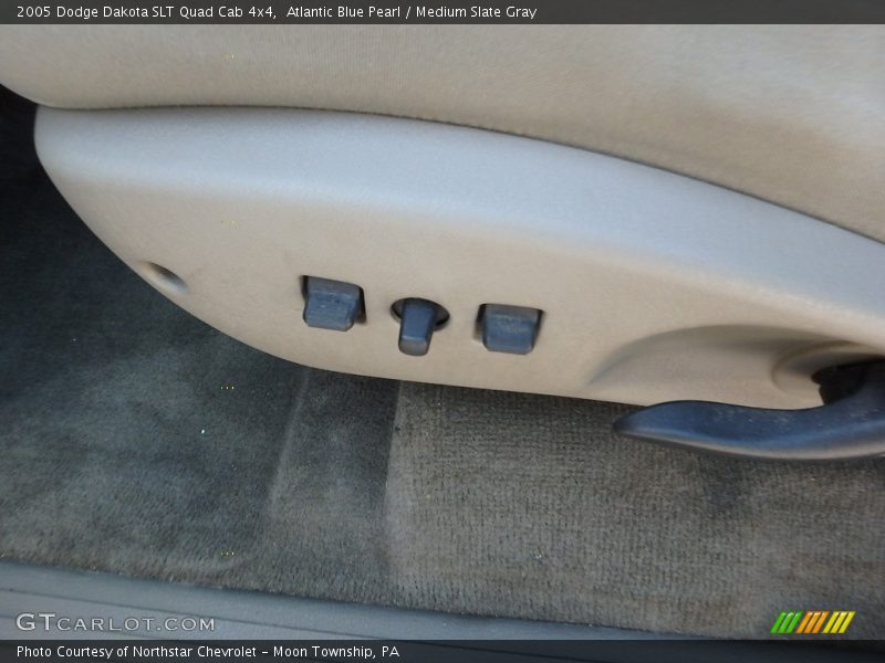 Atlantic Blue Pearl / Medium Slate Gray 2005 Dodge Dakota SLT Quad Cab 4x4