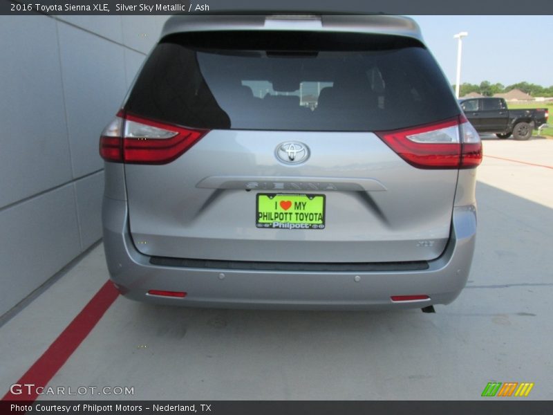 Silver Sky Metallic / Ash 2016 Toyota Sienna XLE