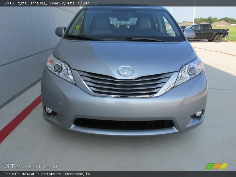 Silver Sky Metallic / Ash 2016 Toyota Sienna XLE