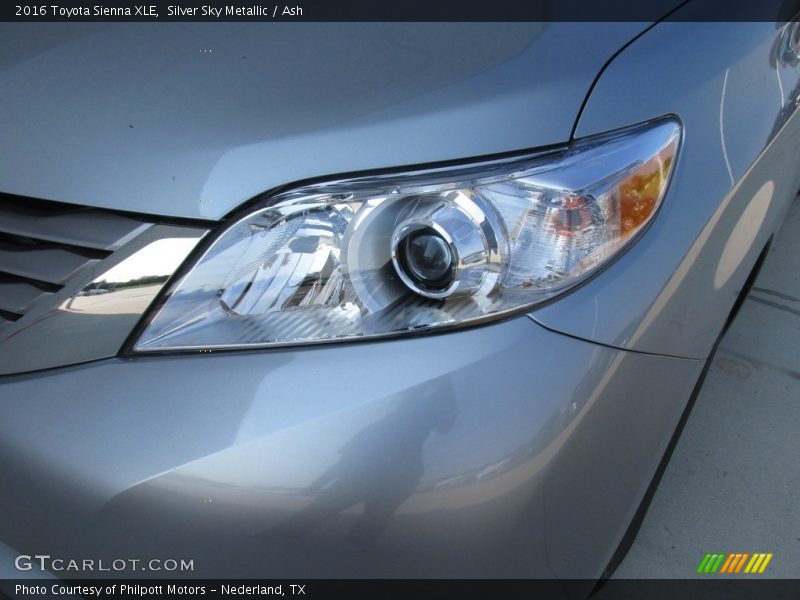 Silver Sky Metallic / Ash 2016 Toyota Sienna XLE