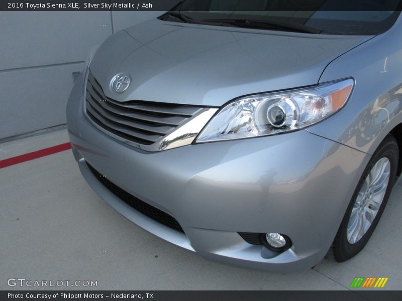 Silver Sky Metallic / Ash 2016 Toyota Sienna XLE