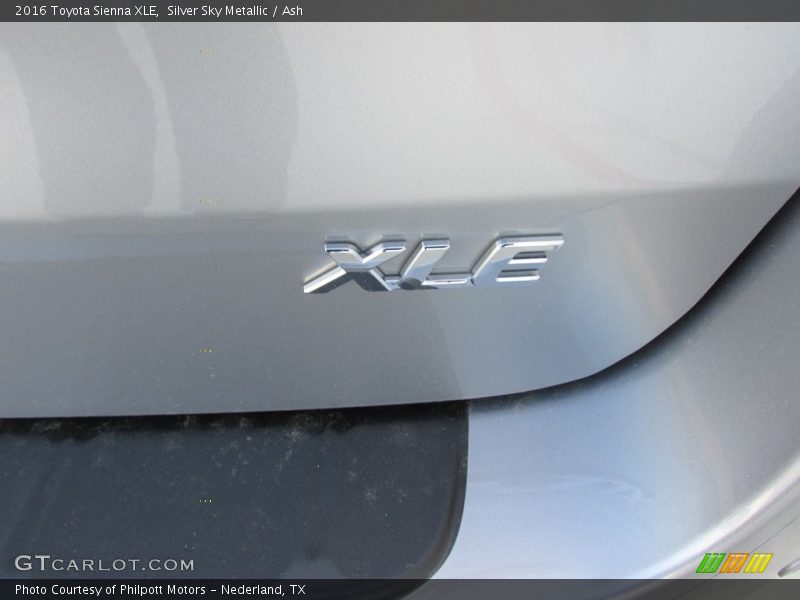 Silver Sky Metallic / Ash 2016 Toyota Sienna XLE