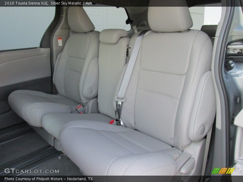 Silver Sky Metallic / Ash 2016 Toyota Sienna XLE