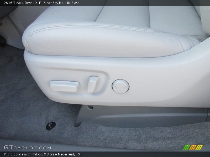 Silver Sky Metallic / Ash 2016 Toyota Sienna XLE