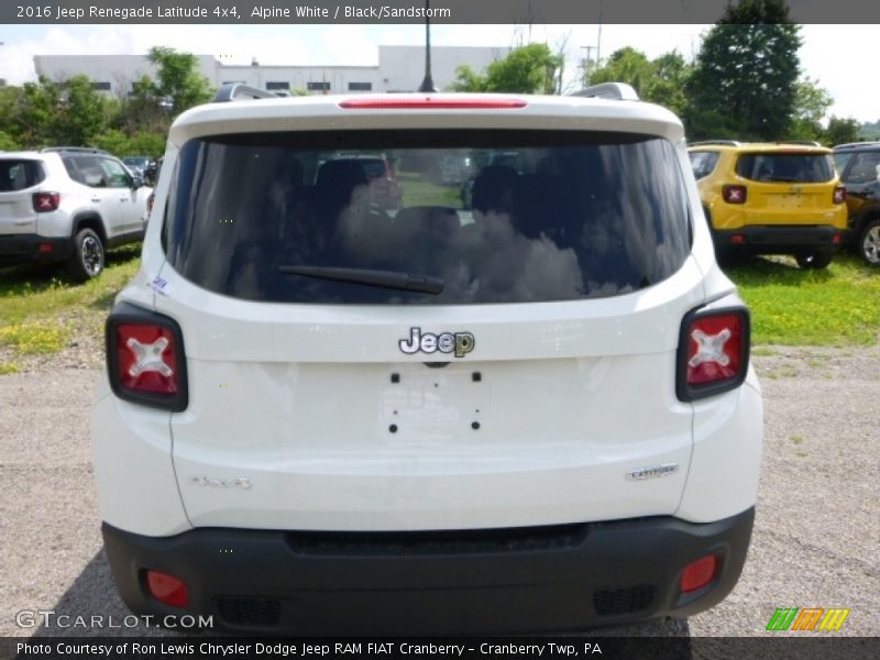 Alpine White / Black/Sandstorm 2016 Jeep Renegade Latitude 4x4